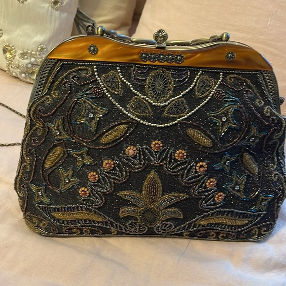 Black and Brown bag with glass iridescent beads. - Picture 6 of 10